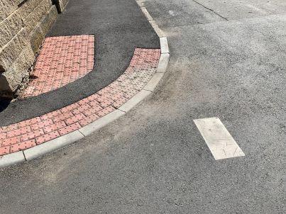 Obyčejný příběh tohoto parkovacího místa, aneb „Kunratice pro své občany“. Čtení pro místní i přespolní.